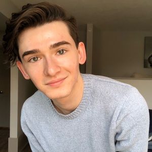 Meet your Posher, Christopher